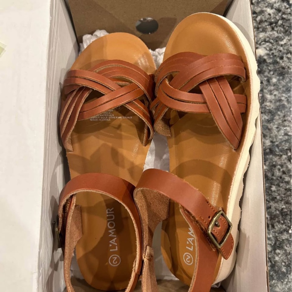 L'Amour Women's Brown Strappy Sandals